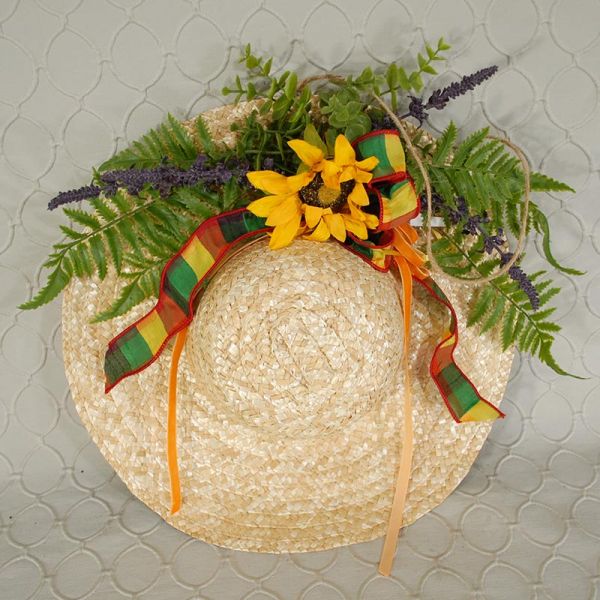 Straw Hat Wall Hanging #1T1187